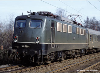 locomotive electrique PIKO LOCOMOTIVE BR140 DB AC